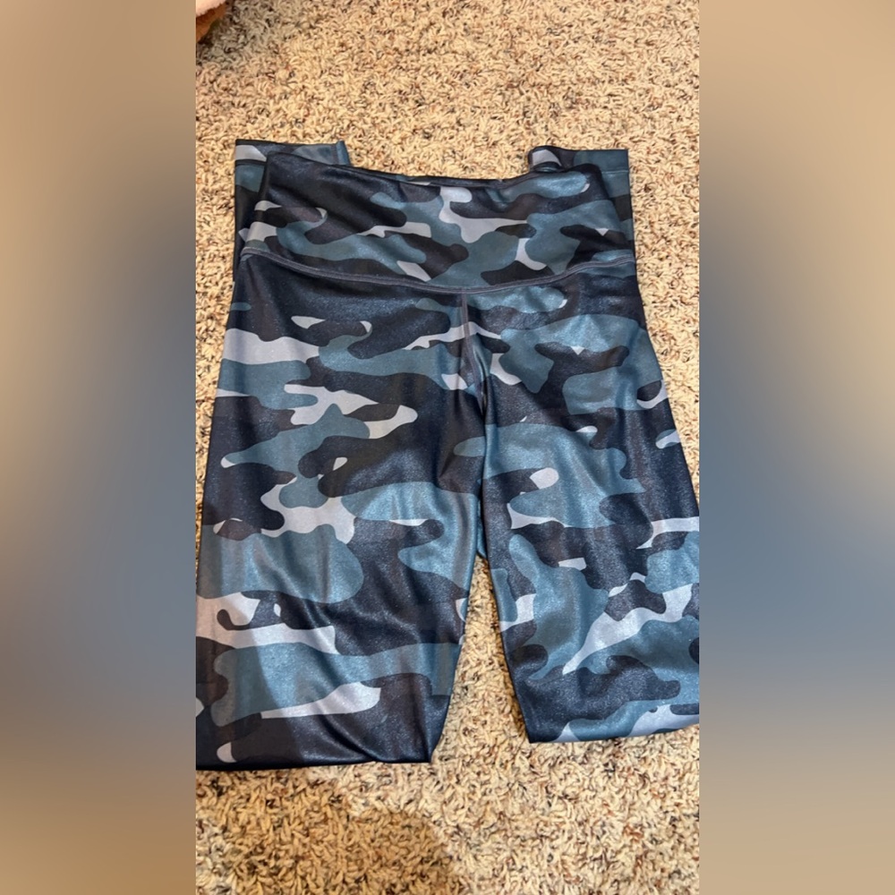 Nike camo leggings